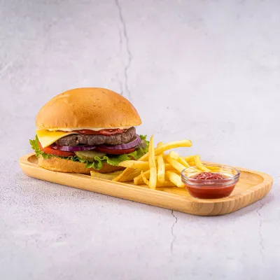 Чизбургер с фри